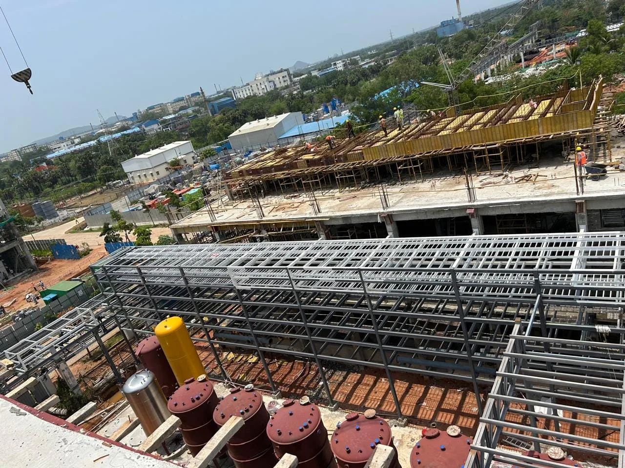 Structural steel, pipe racks and vessel foundations during construction of an API block